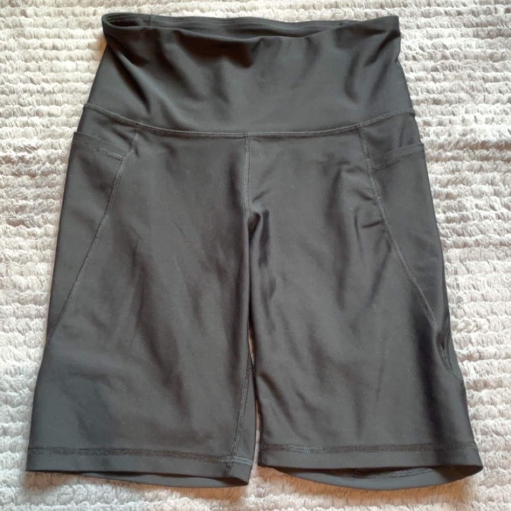 Medium Old Navy Active black biker shorts